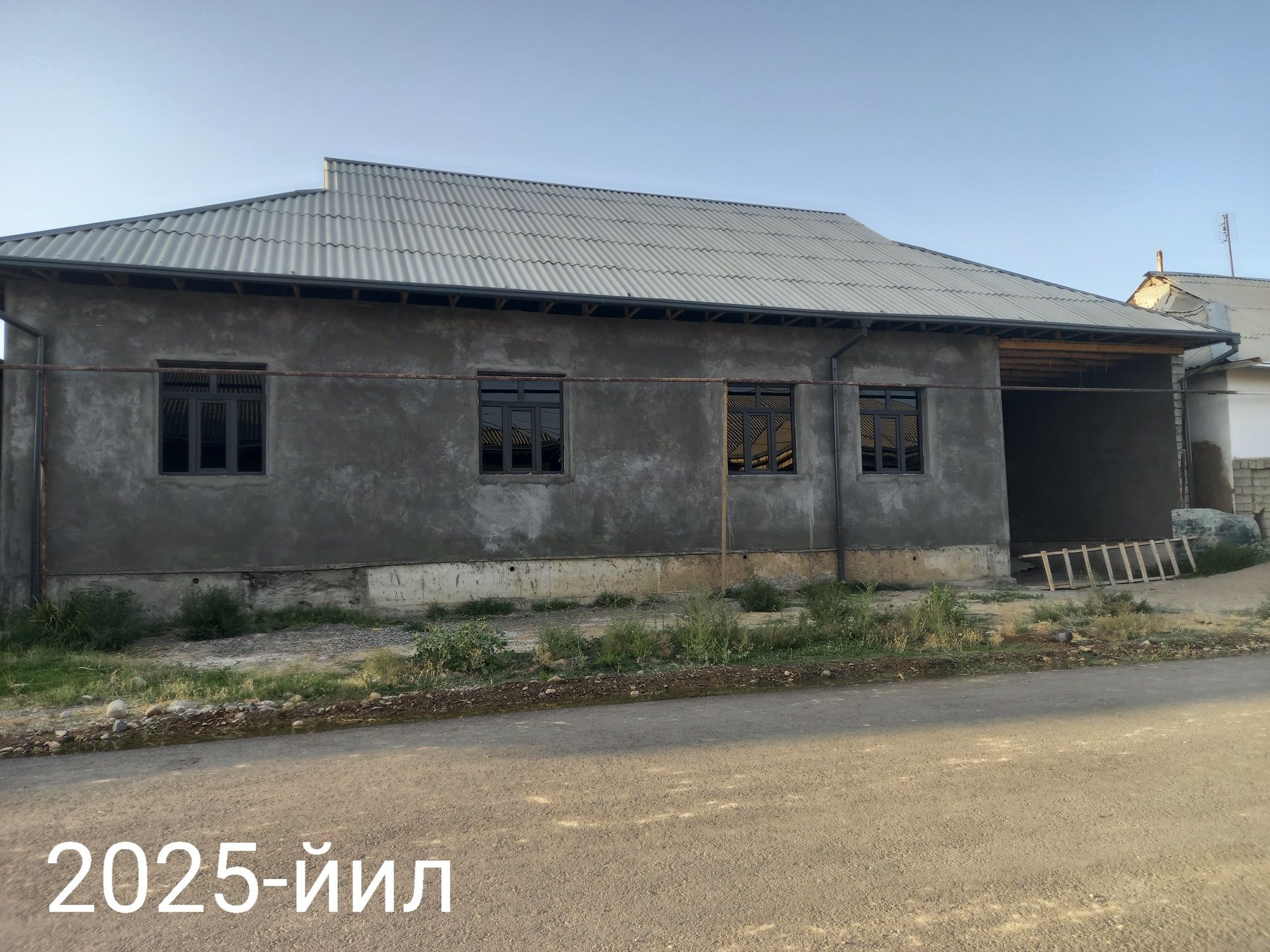 Гулистон т. Зарбдор МФЙ уй сотилади