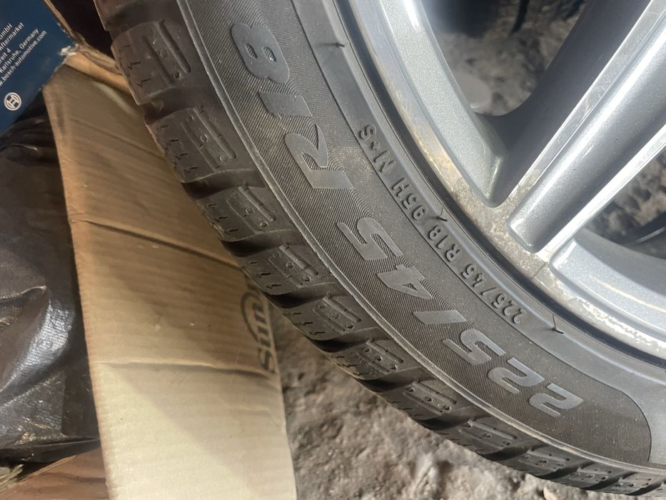 Зимни гуми pirelli 225/45/18 2 броя 2020г.