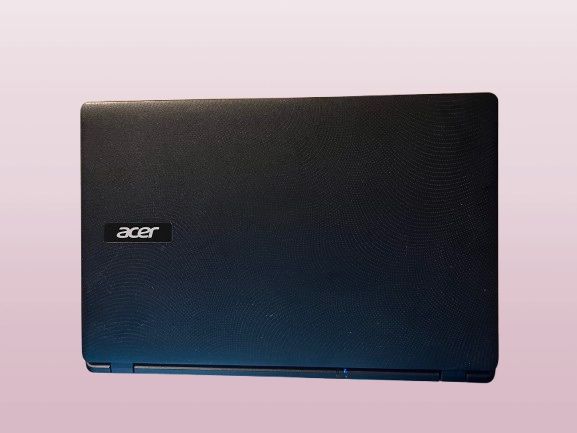 Laptop Acer Aspire ES1-571