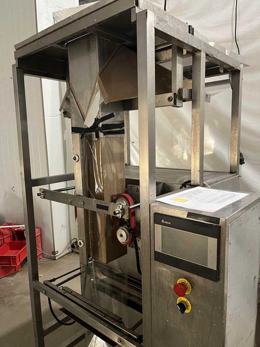 Пакетиращи машини, вакум пакетираща /  вертикална пакетираща / лепачка