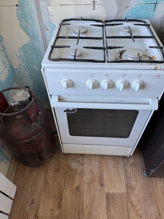 Продаю газплиту с газ.баллоном