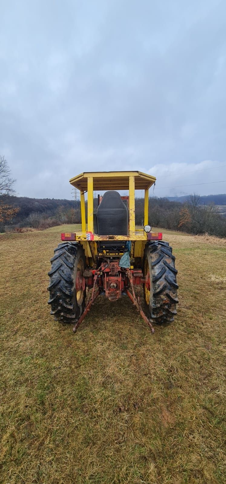 Vând tractor UNIVERSAL UTB 640 DTC 4x4 fara încărcător frontal 
- cili