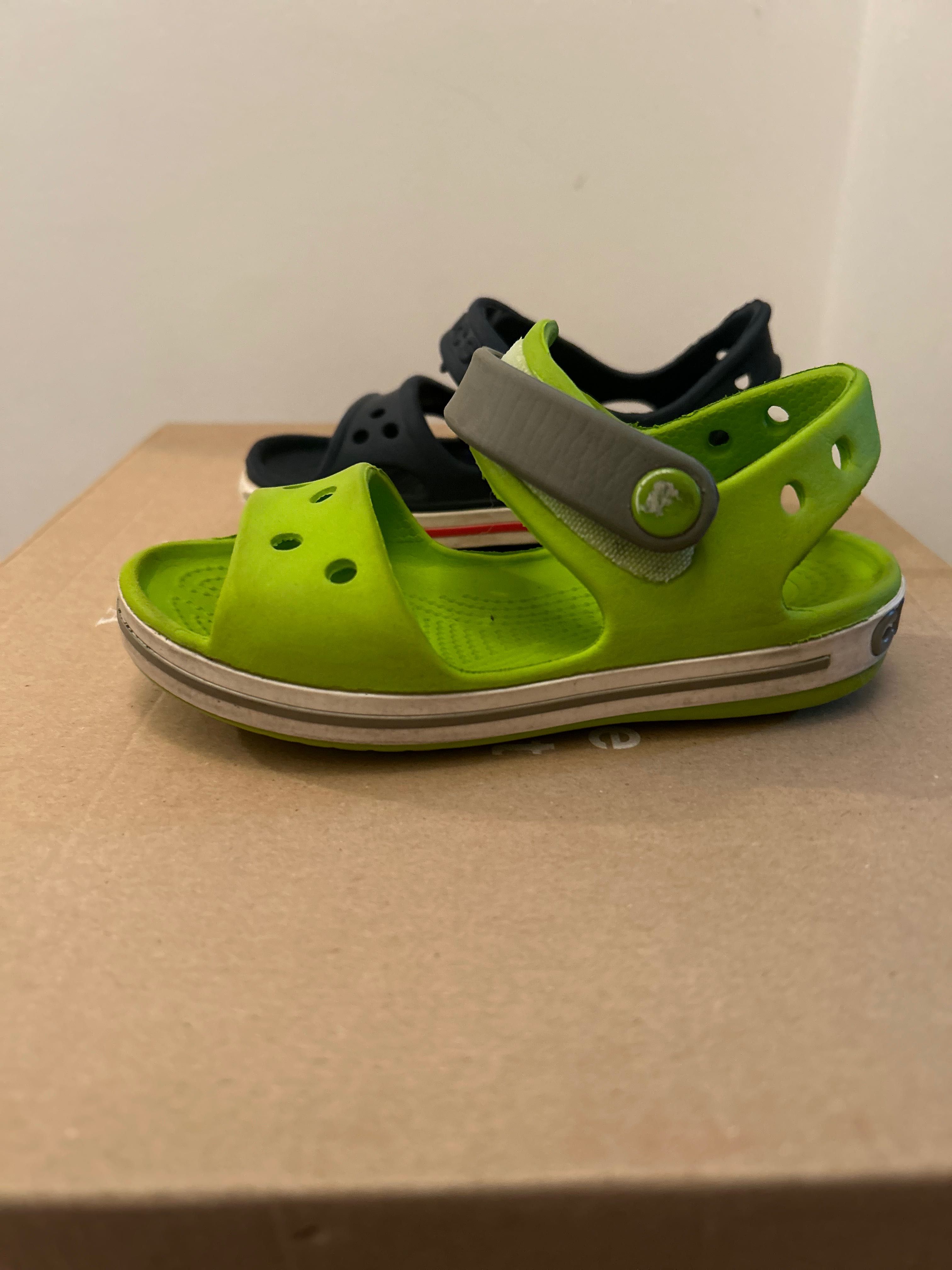 Детски сандали CROCS размер 9 (EU размер 25-26) в синьо или зелено