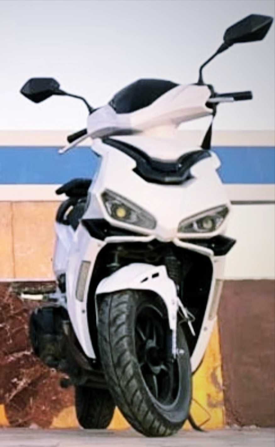 Продам скутер италия 2R 150 кубов