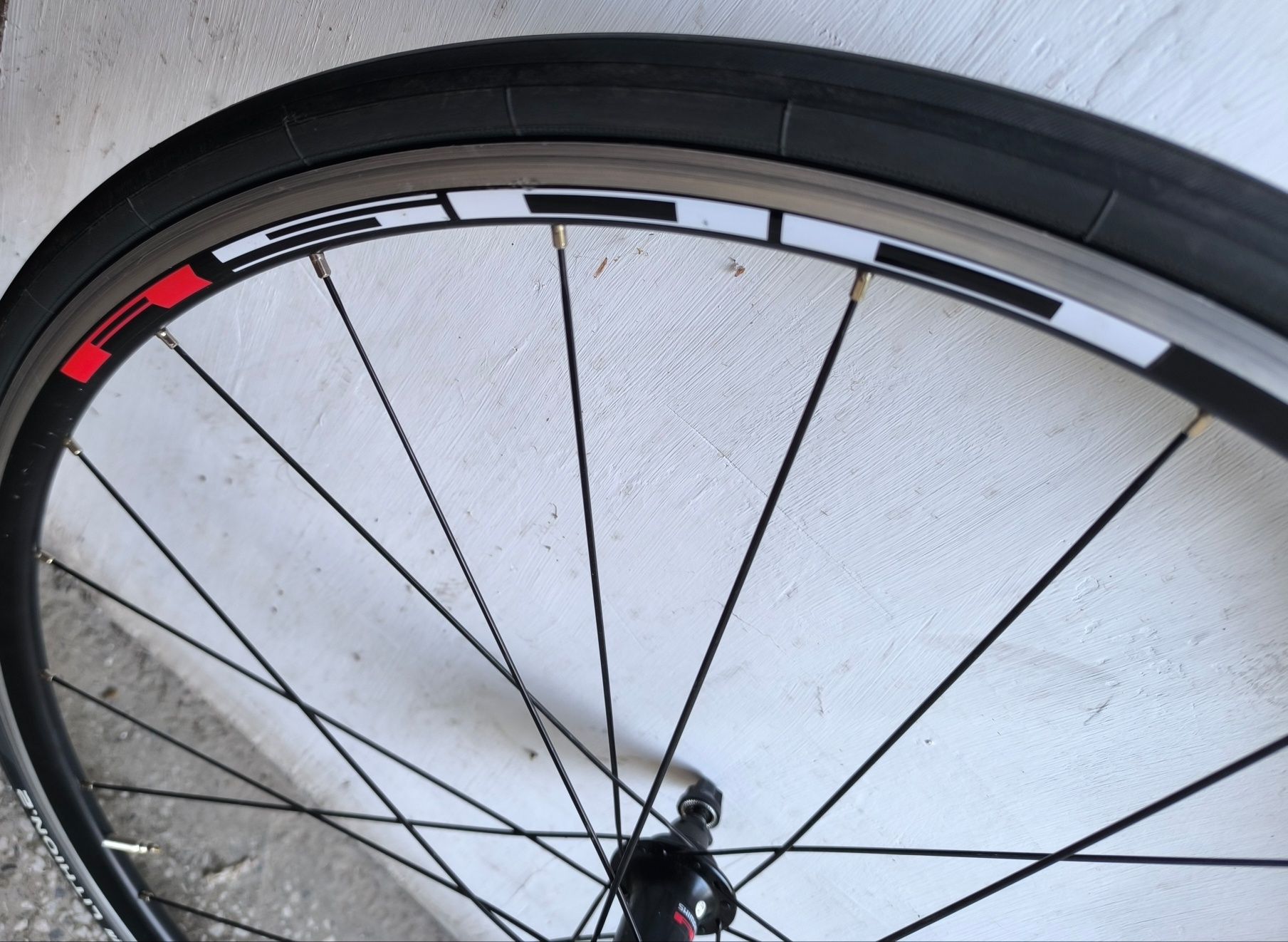 SHIMANO,шосейни капки,24спици,като нови с гуми