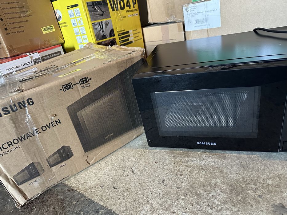 Микровълнова фурна Samsung 20L (Черна) 700W