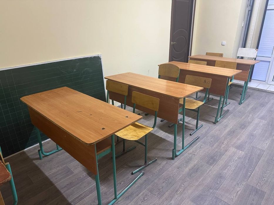 Парта стул комплект. 10 та парта 20 та стул Навои шахар 7 микрараён