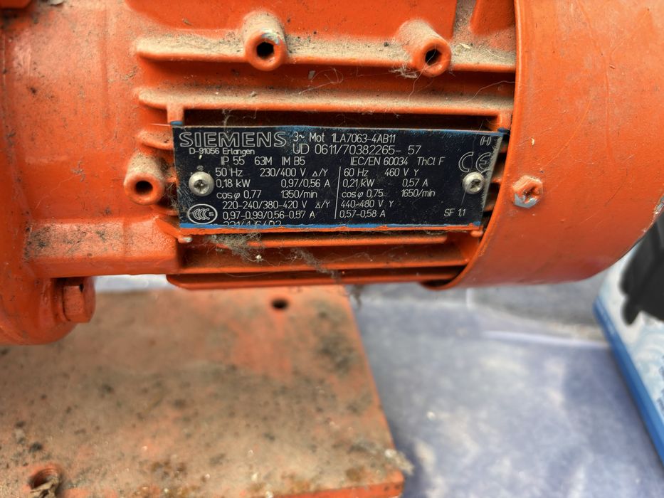 Motor electric Siemens + reductor 0.18 kW / 230-400V / 1350 rpm