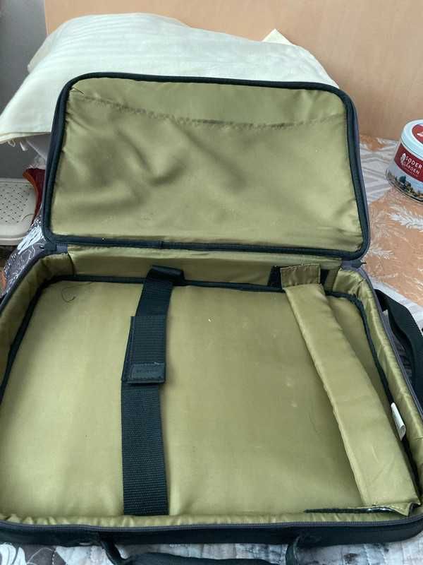 Geanta laptop Targus