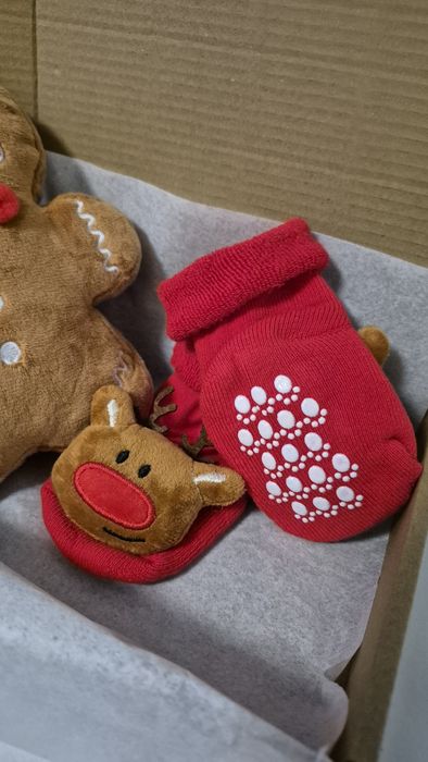 Коледен подарък - чорапи и плюшена играчка в кутия