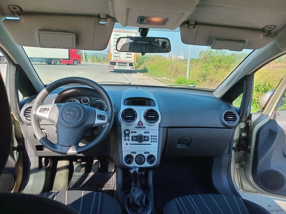 Vând  mașina Opel Corsa