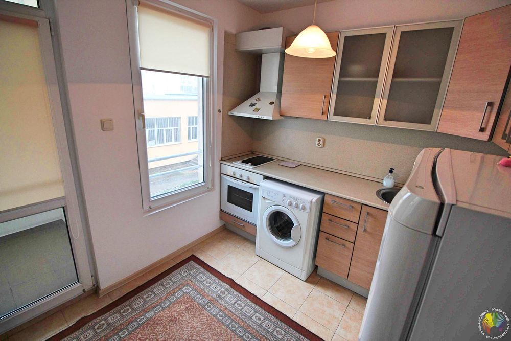 Дава се под наем Тристаен апартамент в Бургас, Братя Миладинови - 70 кв.м за 433.5 € - Снимка #2