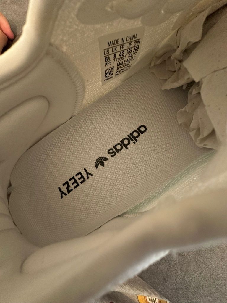 Adidas Yeezy Boost 350 - Size 42 , 44