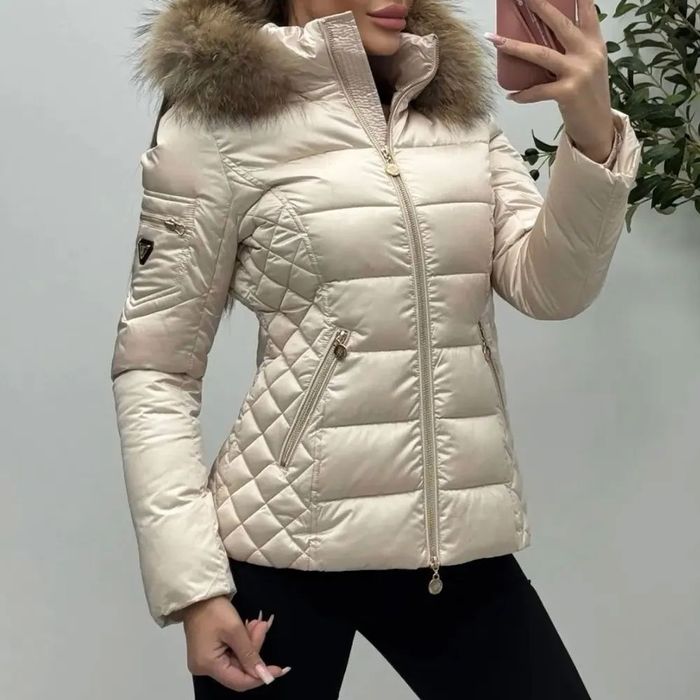 Зимно яке с естествен пух на качулката