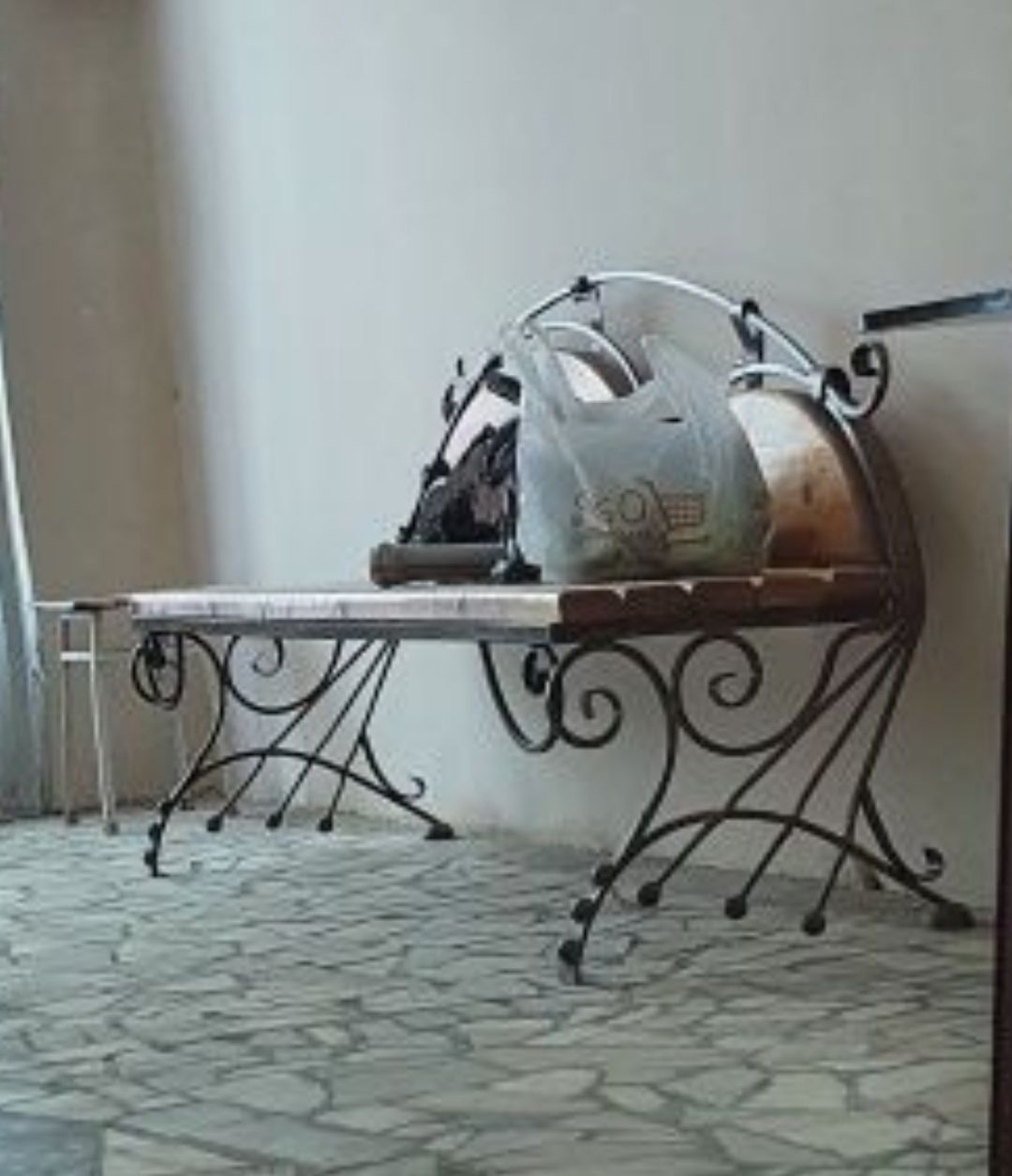 Продаётся скамейка.