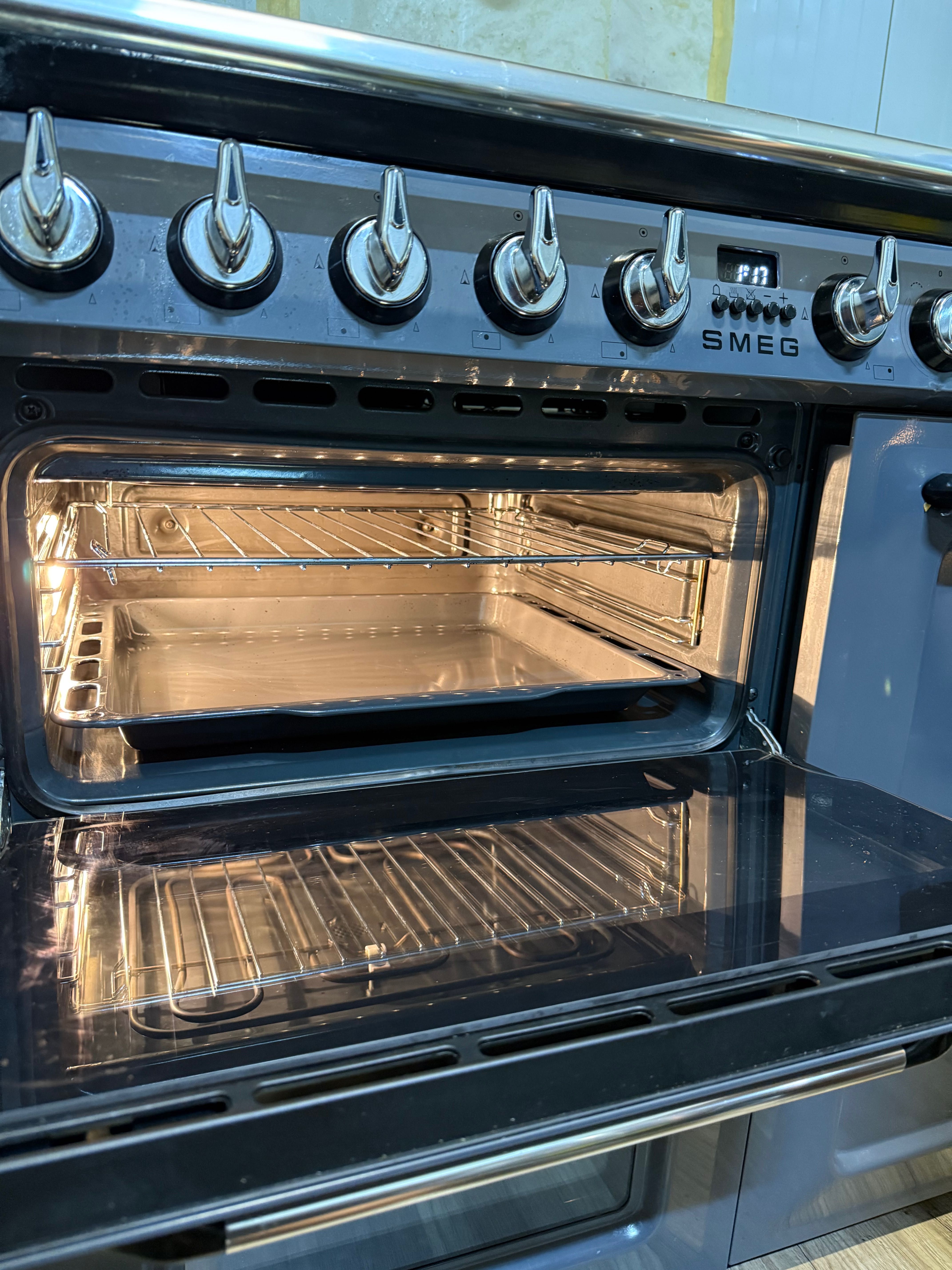 Фурна Smeg TR93BL