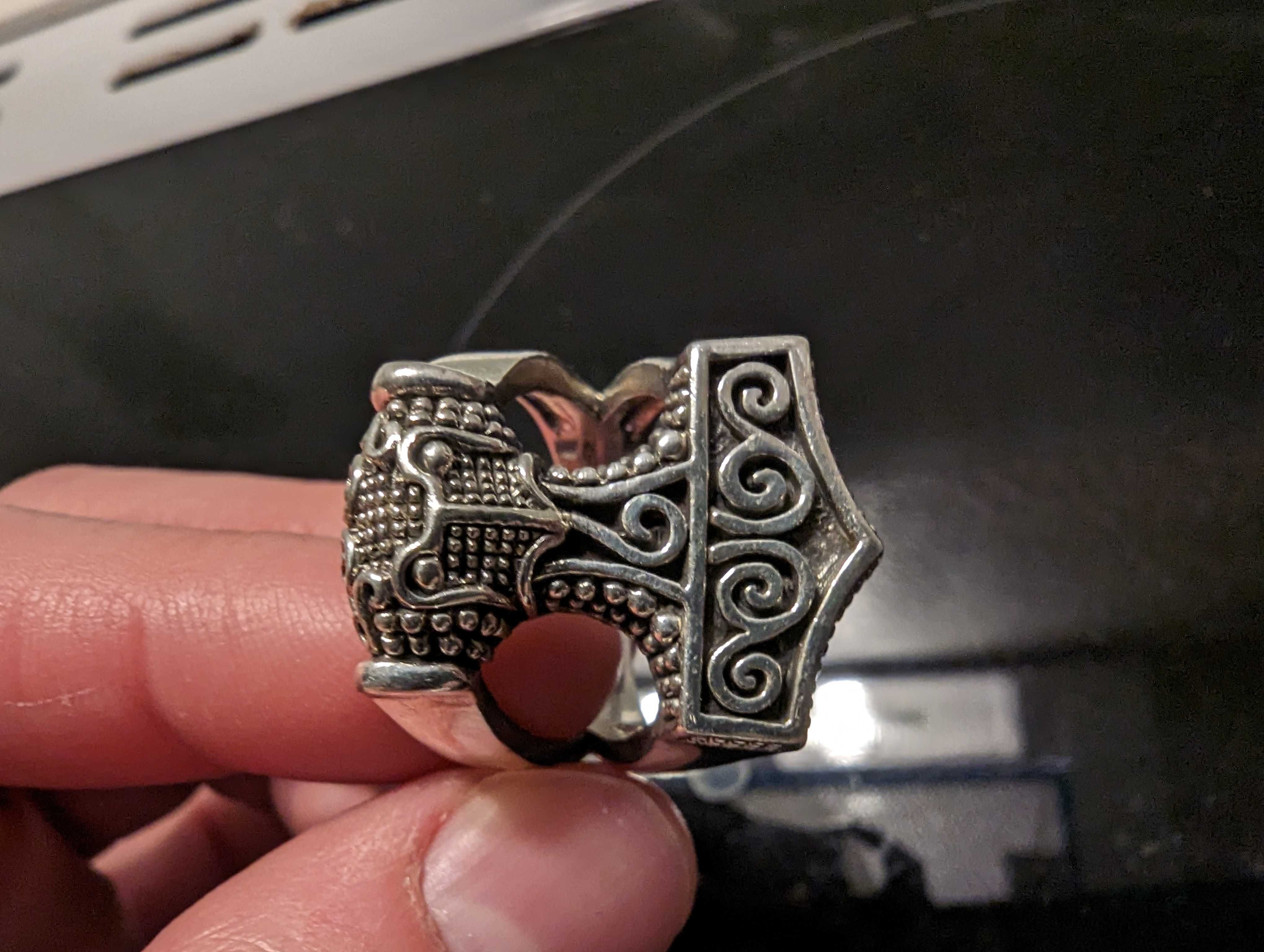 Inel de argint 925 12g (Mjolnir, ciocanul lui Thor)