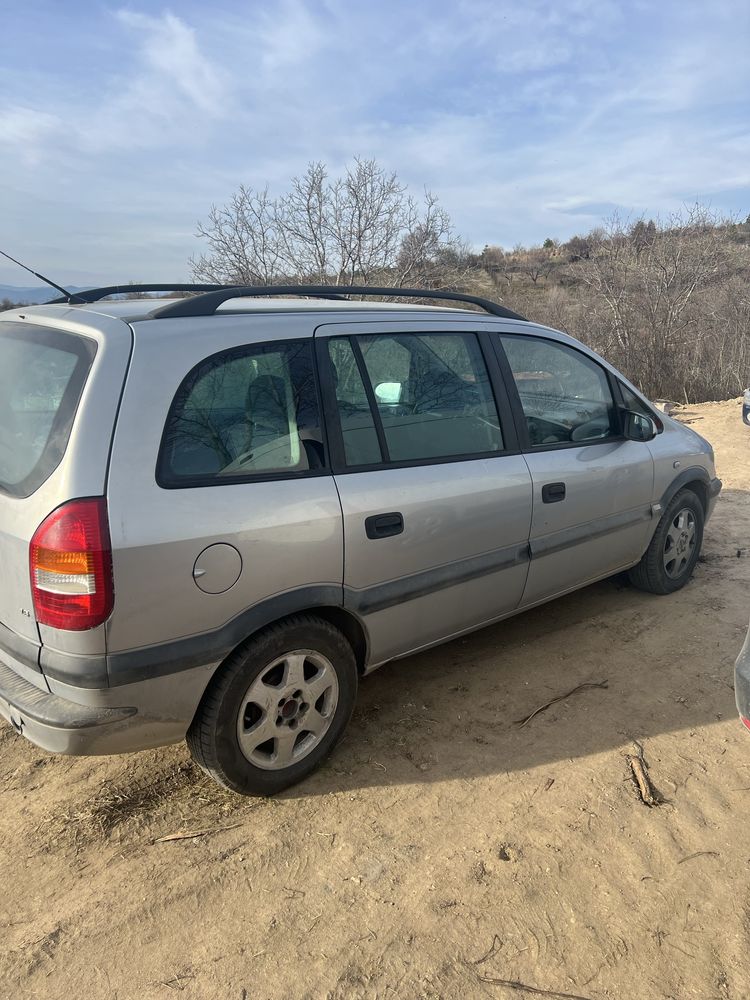 Opel zafira цяла или за части