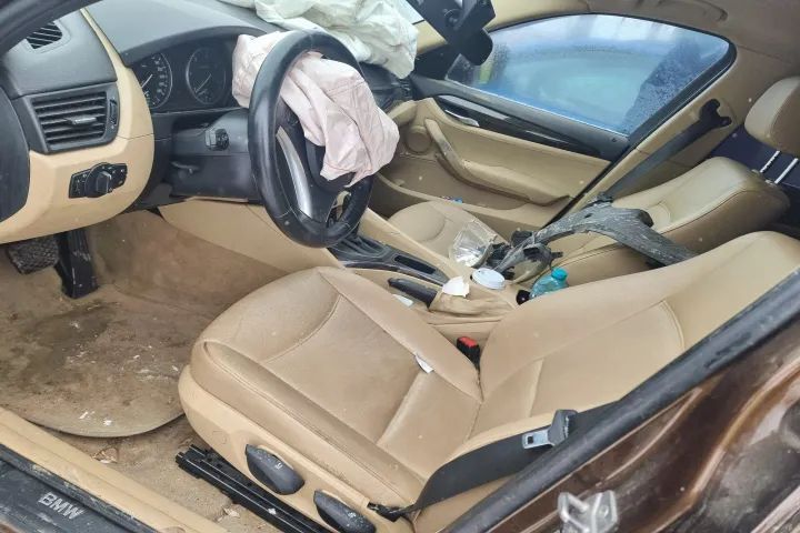 interior piele crem scaune fata bancheta spate racitor gaze debitmetru aer praguri BMW x1 e84 motor 2.0d cod n47d20c  dezmembrez