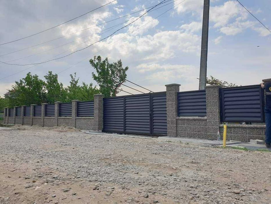 Garduri si porti din panou stil jaluzea de diferite modele la comanda