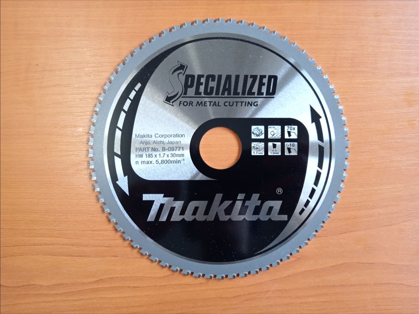 Vând panza Makita 185x30x1.7 mm, 70 dinti nouă