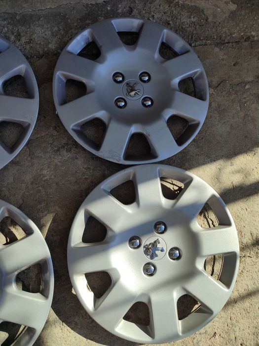 Железни джанти с тасове и  болтове към тях