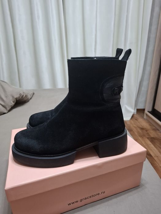 Продам ботинки зимние женские р.38