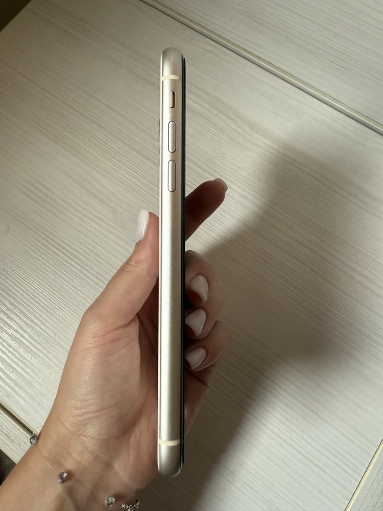 Телефон iPhone 11 128GB
