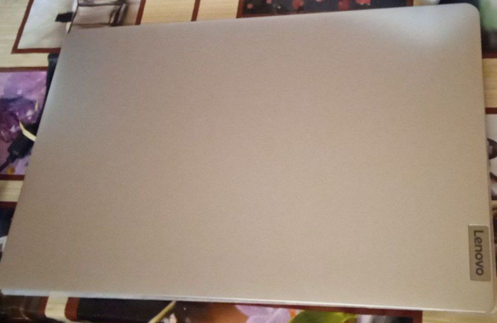 Notebook Lenovo yangi