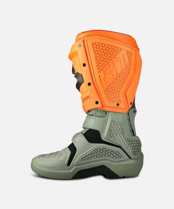 BLACK FRIDAY месец - Ботуши със става LEATT 5.5 - 44,5 и 47 номер