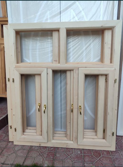 yog'och eshik va romlar