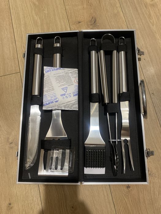 Geanta cu ustensile pentru gratar