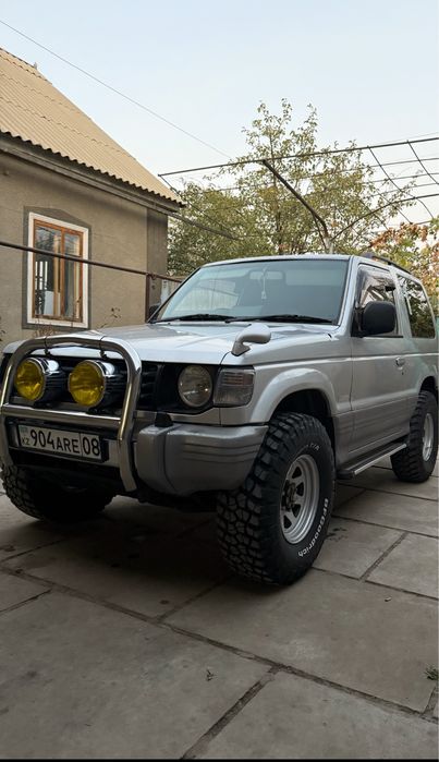 Продам Mitsubishi Pajero,автомат