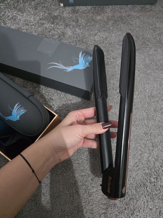 Vând placa de intins parul babyliss 9000RU, folosita putin