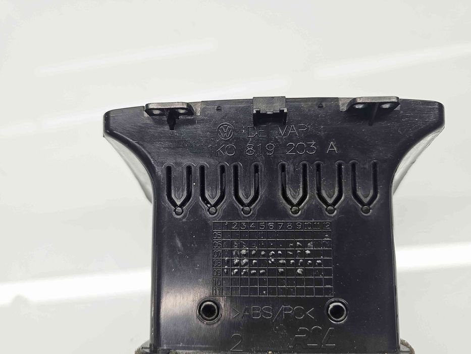 Grila aerisire centrala Volkswagen Golf 6 (5K1) [Fabr 2009-2013] 1K08