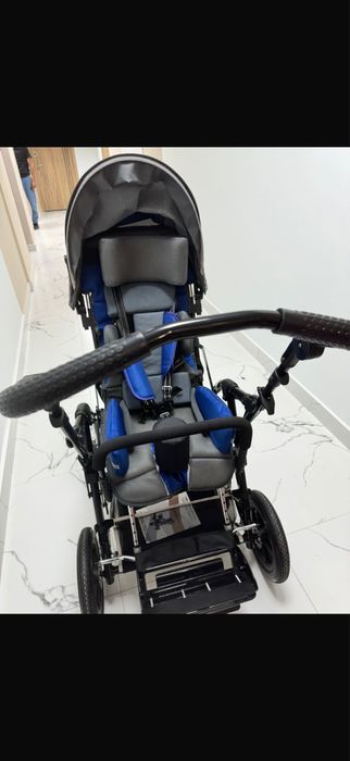 Срочно продам инвалидную детскую коляску