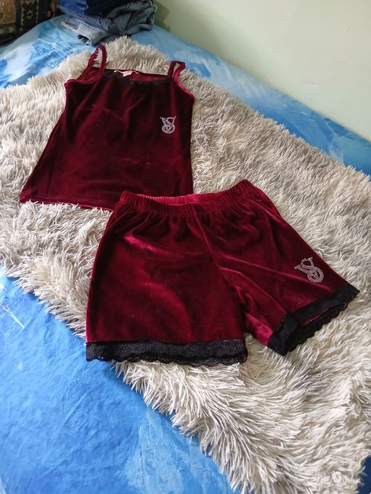 Pijama dama,catifea,noi cu eticheta,VS