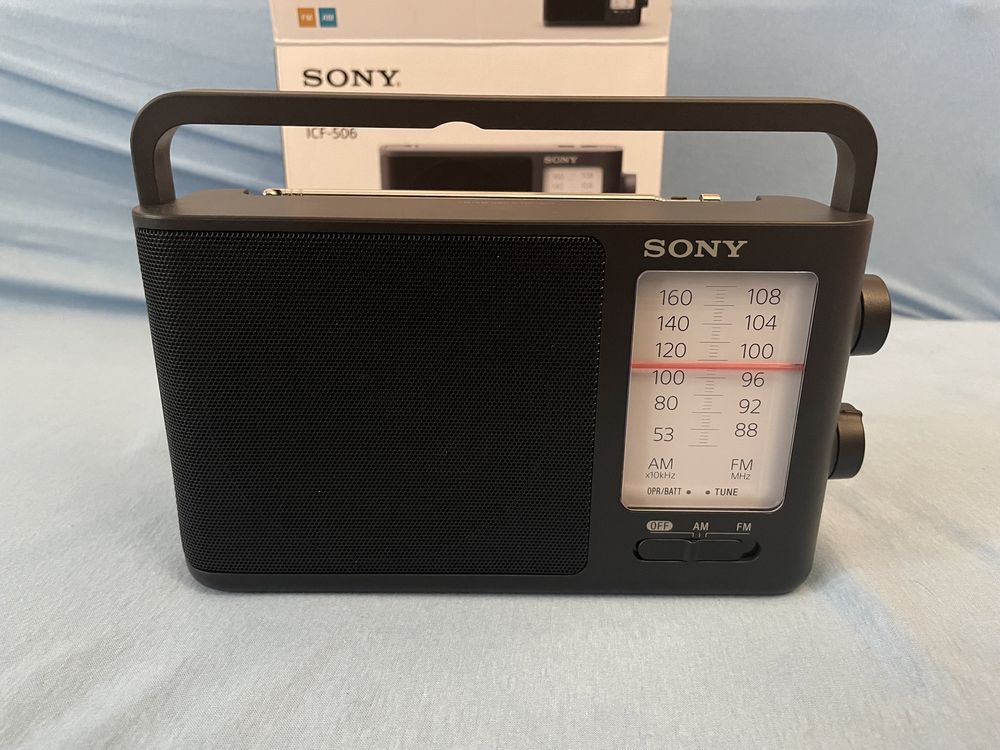 Aparat de radio Sony ICF-506