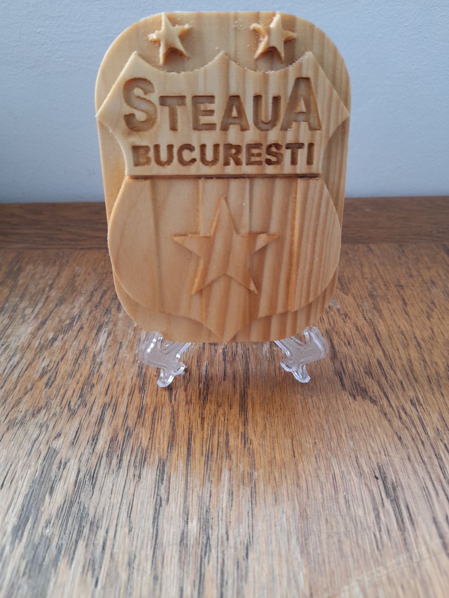 Stema echipa de fotbal Steaua Bucuresti, sculptura, sigla lemn, logo