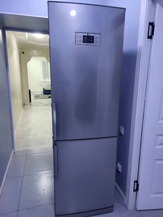 Двухкамерный холодильник LG