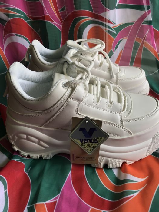 Pantofi sport albi cu platforma