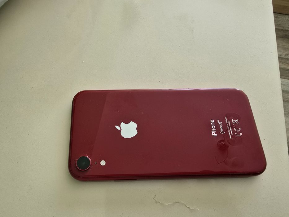 Телефон IPhone XR