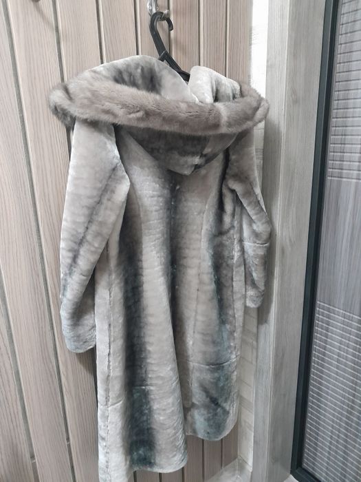 Продается шуба мутон.