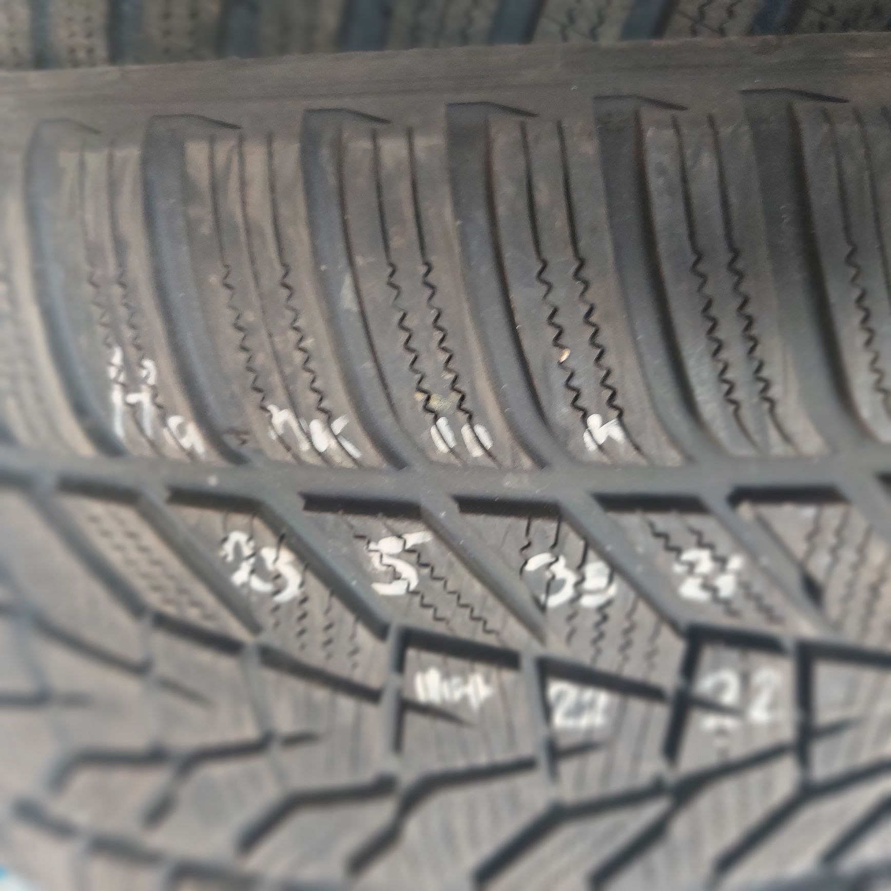 255/35/21"hankook 1бр.гума