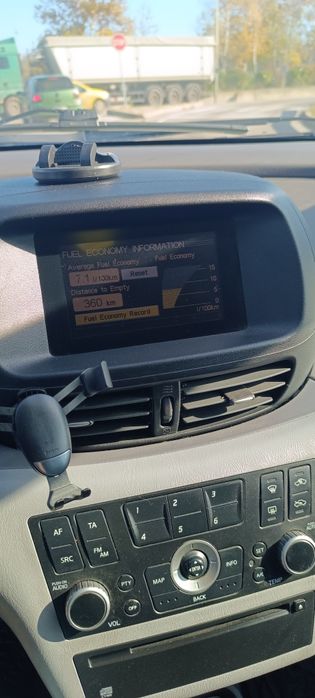 Автомобили Nissan Almera Tino