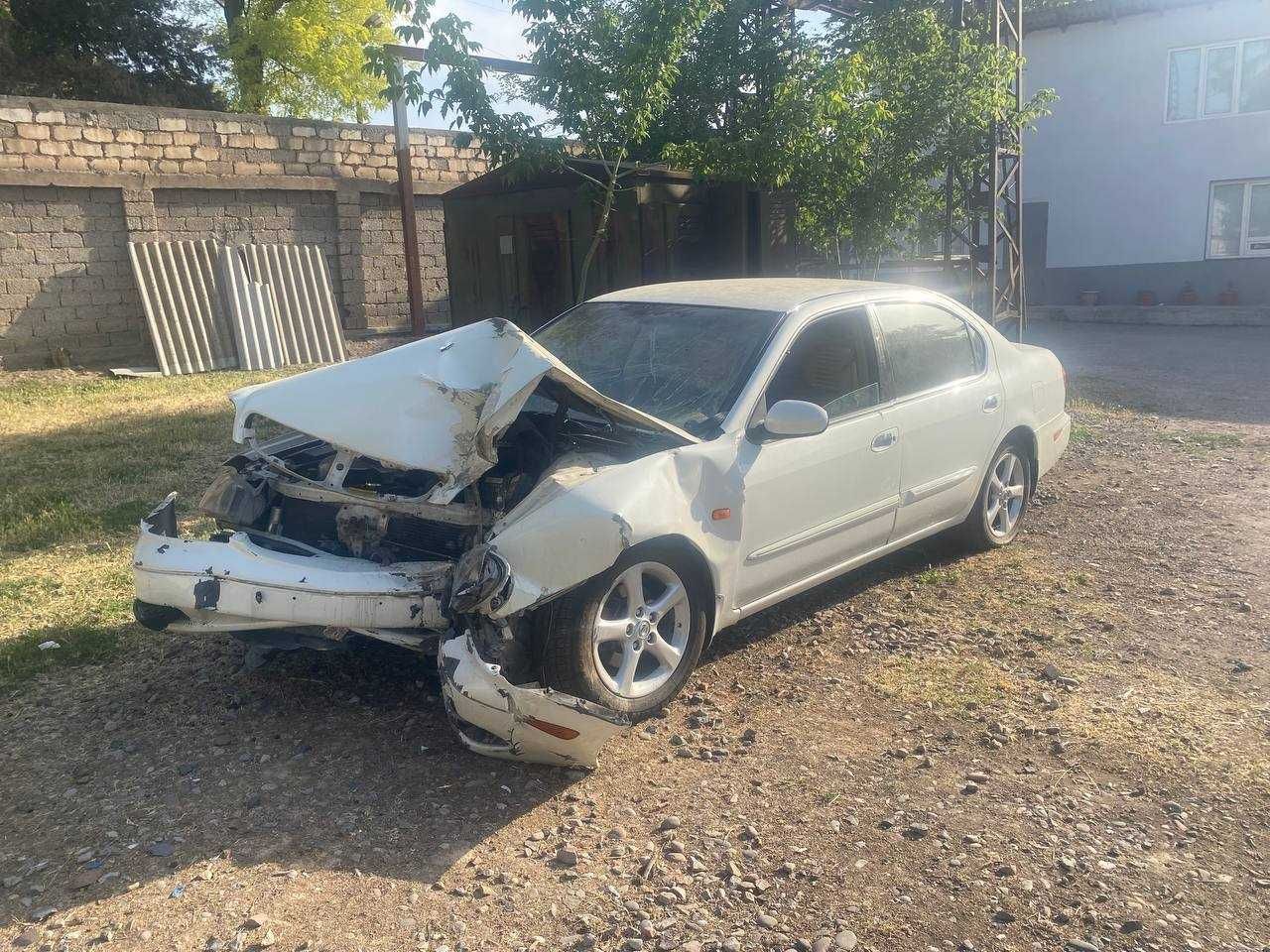 Nissan Maxima (Битый)