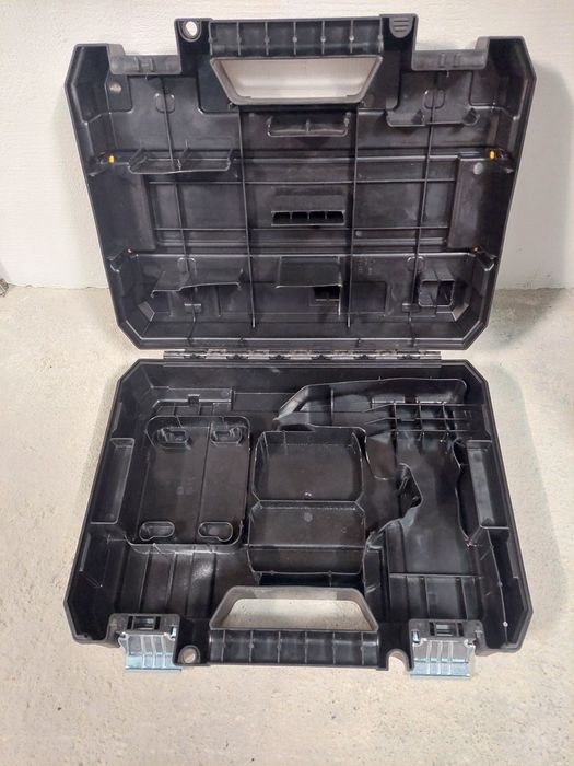 Куфари за машини.