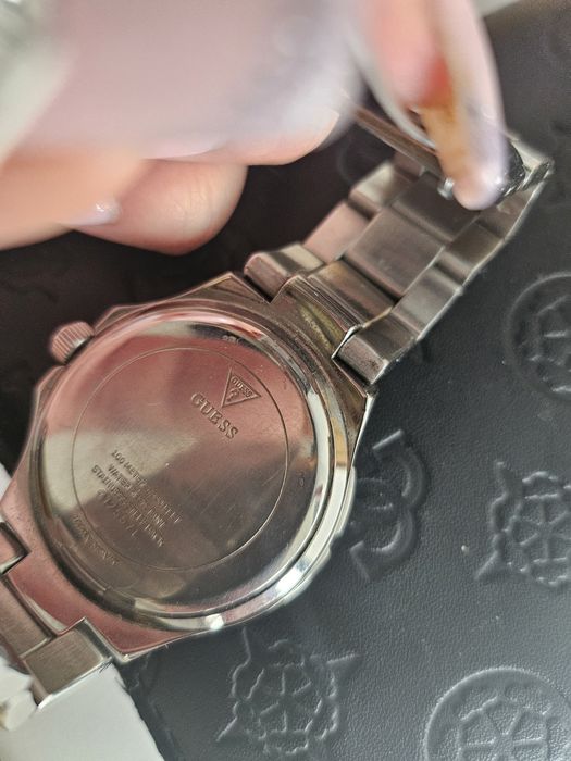 Ceas Guess , marime mica