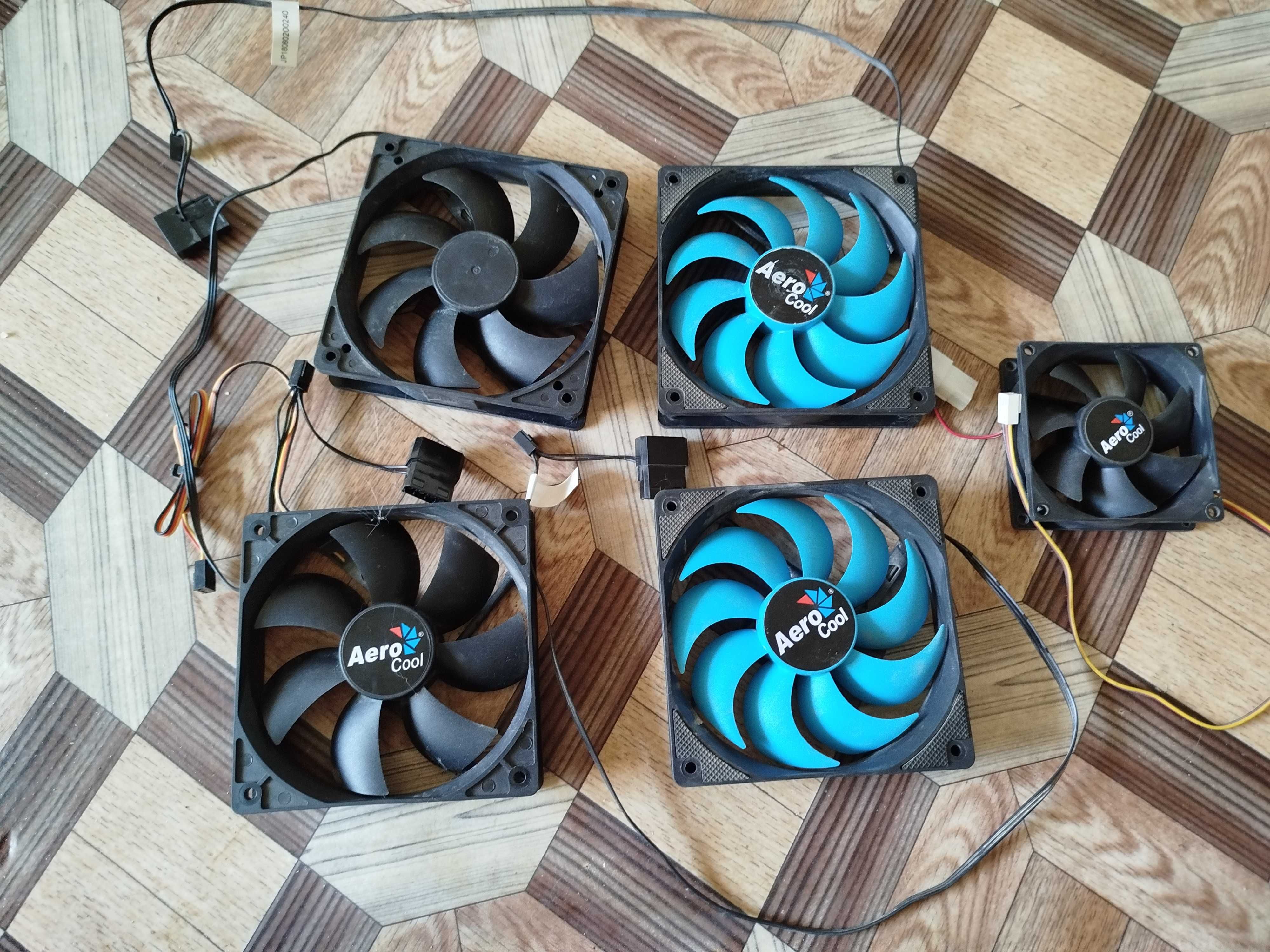 Кулер AeroCool 120 и 80 на 12v + 3 pin. Работает тихо, любые проверки