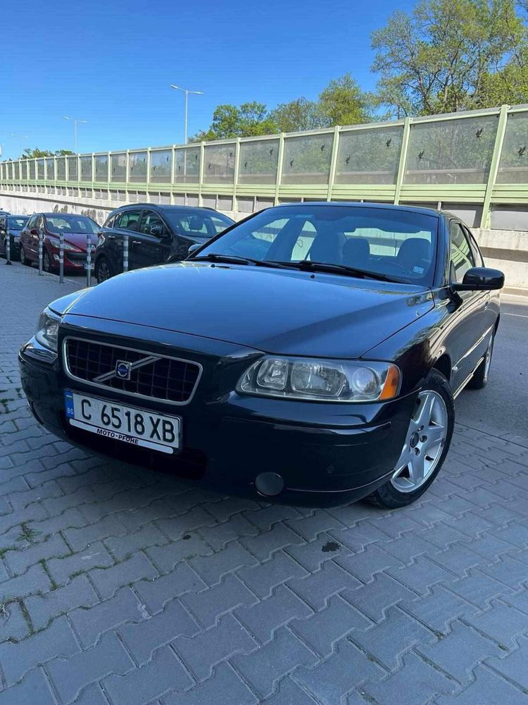 Продавам Volvo S60